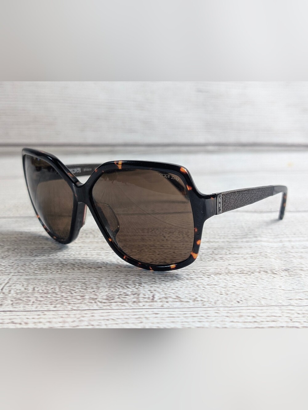 Tumi Stari AF Tortoise Genuine Brown Polarized Sunglasses Zeiss Lenses